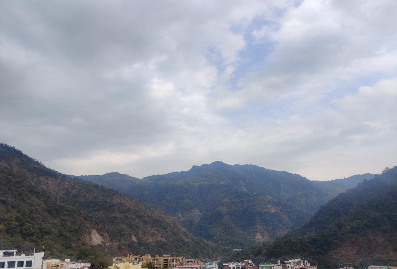 The Sweven Rishikesh Hostel Buitenkant foto