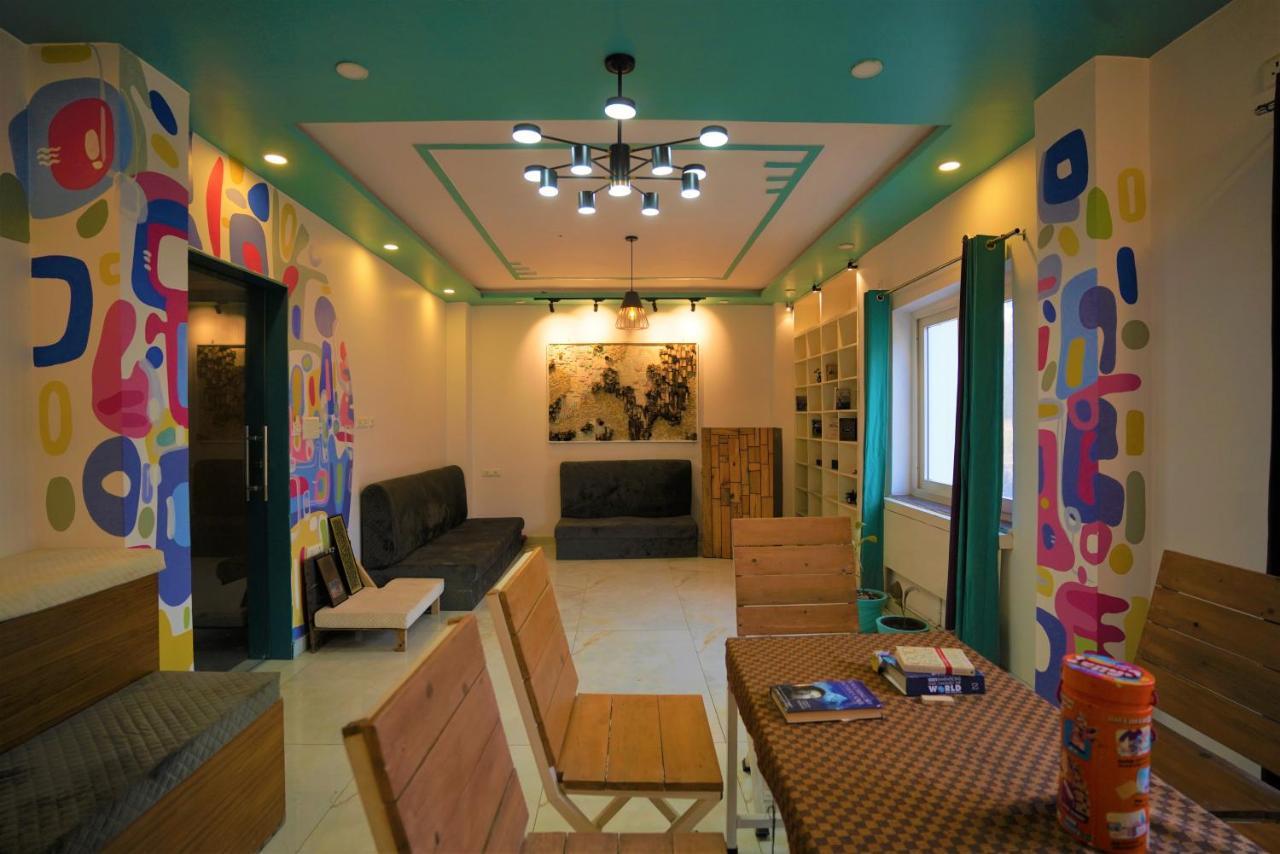 The Sweven Rishikesh Hostel Buitenkant foto