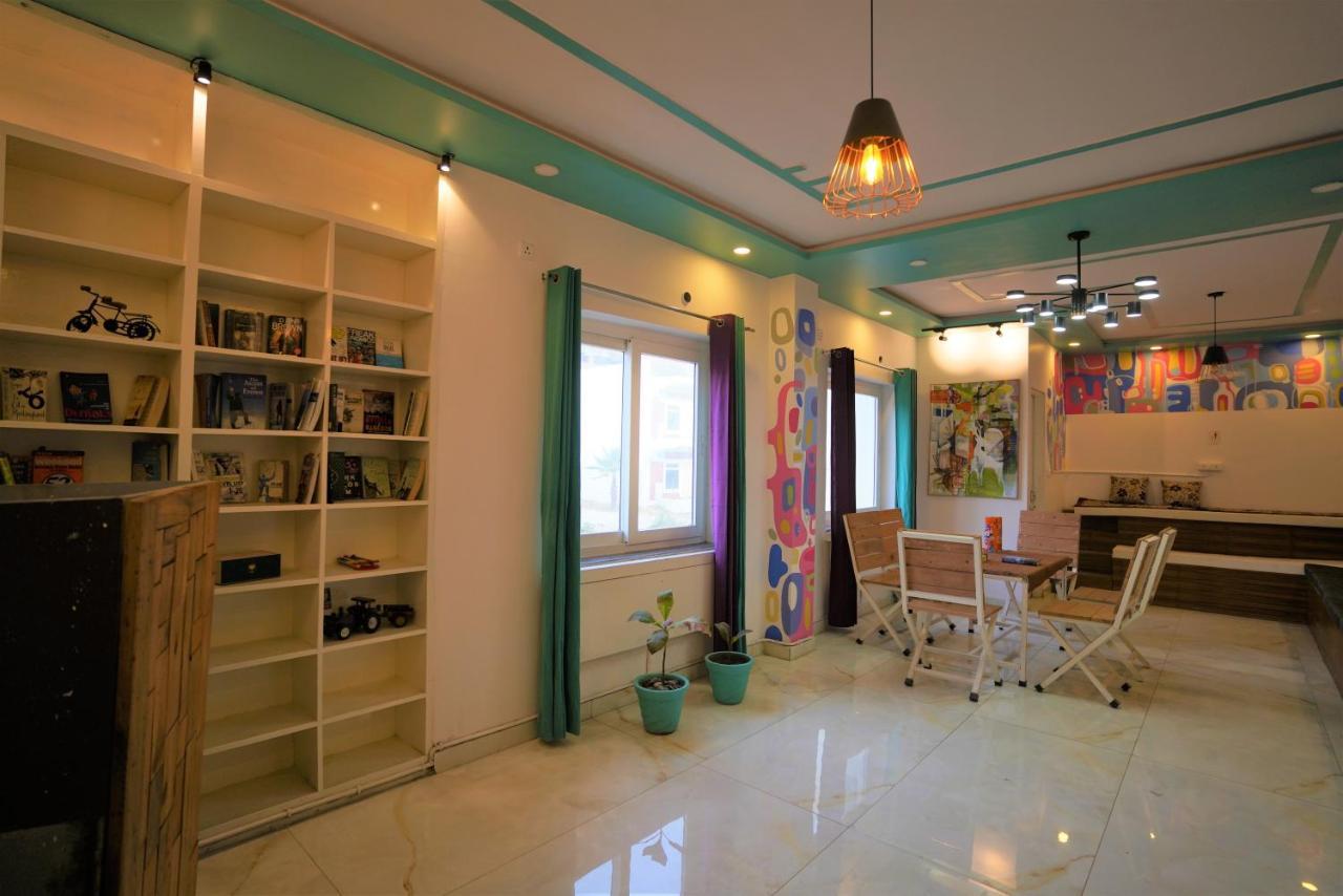 The Sweven Rishikesh Hostel Buitenkant foto