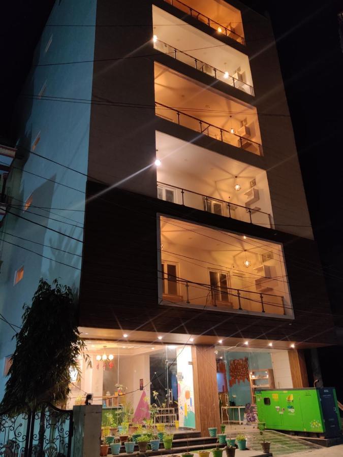 The Sweven Rishikesh Hostel Buitenkant foto