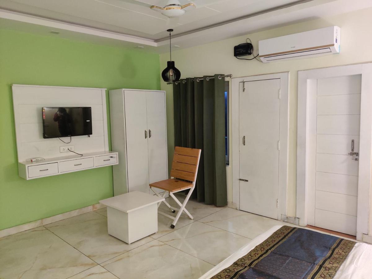 The Sweven Rishikesh Hostel Buitenkant foto