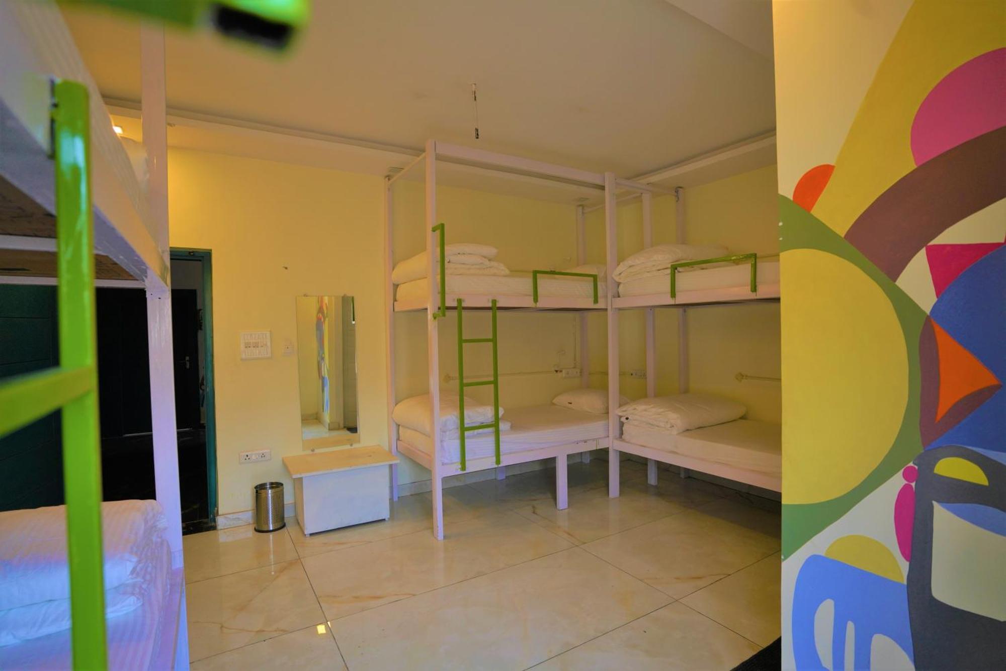 The Sweven Rishikesh Hostel Buitenkant foto